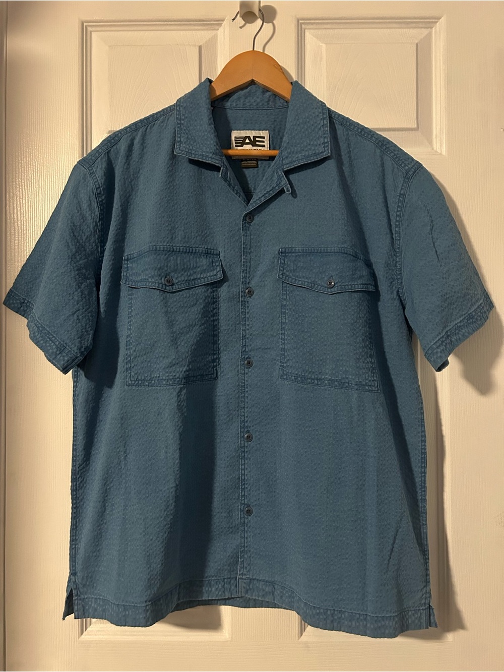 American Eagle Short Sleeve Button Up
